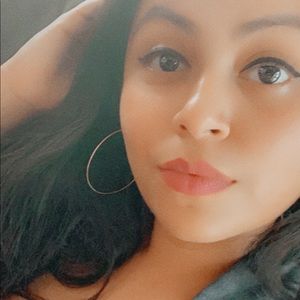 Meet your Posher, Alejandra